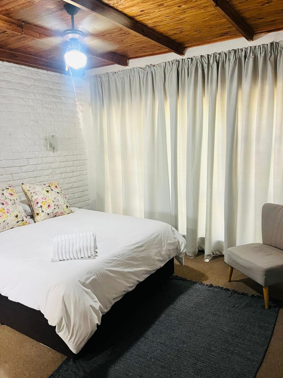 ハートビーズポート The Hart House Bed & Breakfast エクステリア 写真